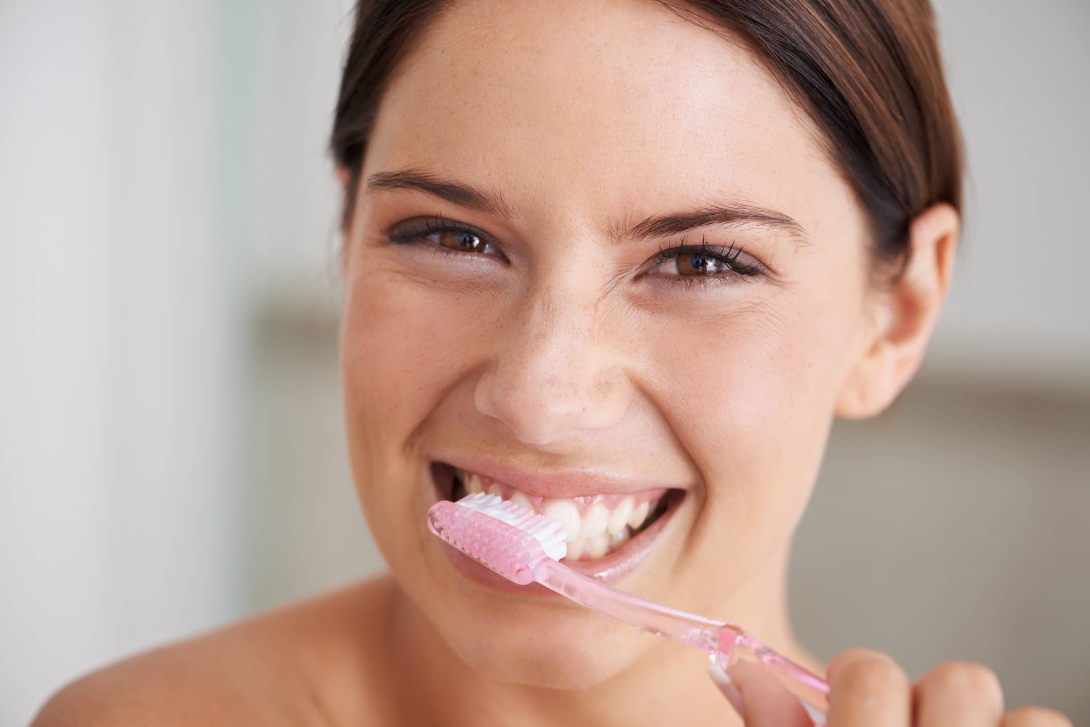 Une bonne hygiène bucco-dentaire : secret méconnu d’une vie plus longue