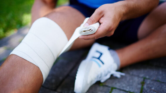 Prothèse du genou : gare aux risques éventuels liés aux opérations